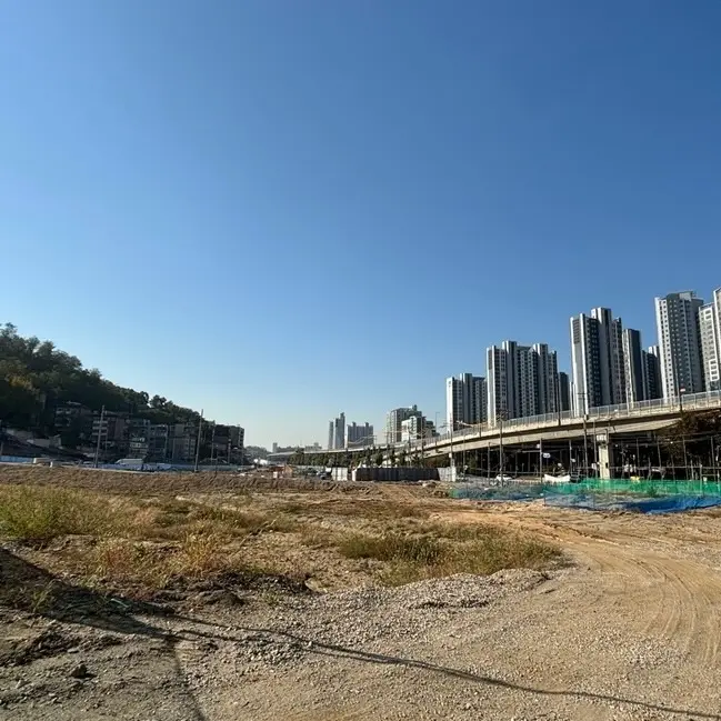 원조 부촌 연희동에 들어오는 11년 만의 신축: 연희1구역 (드파인 연희) — 카드뉴스 5/6