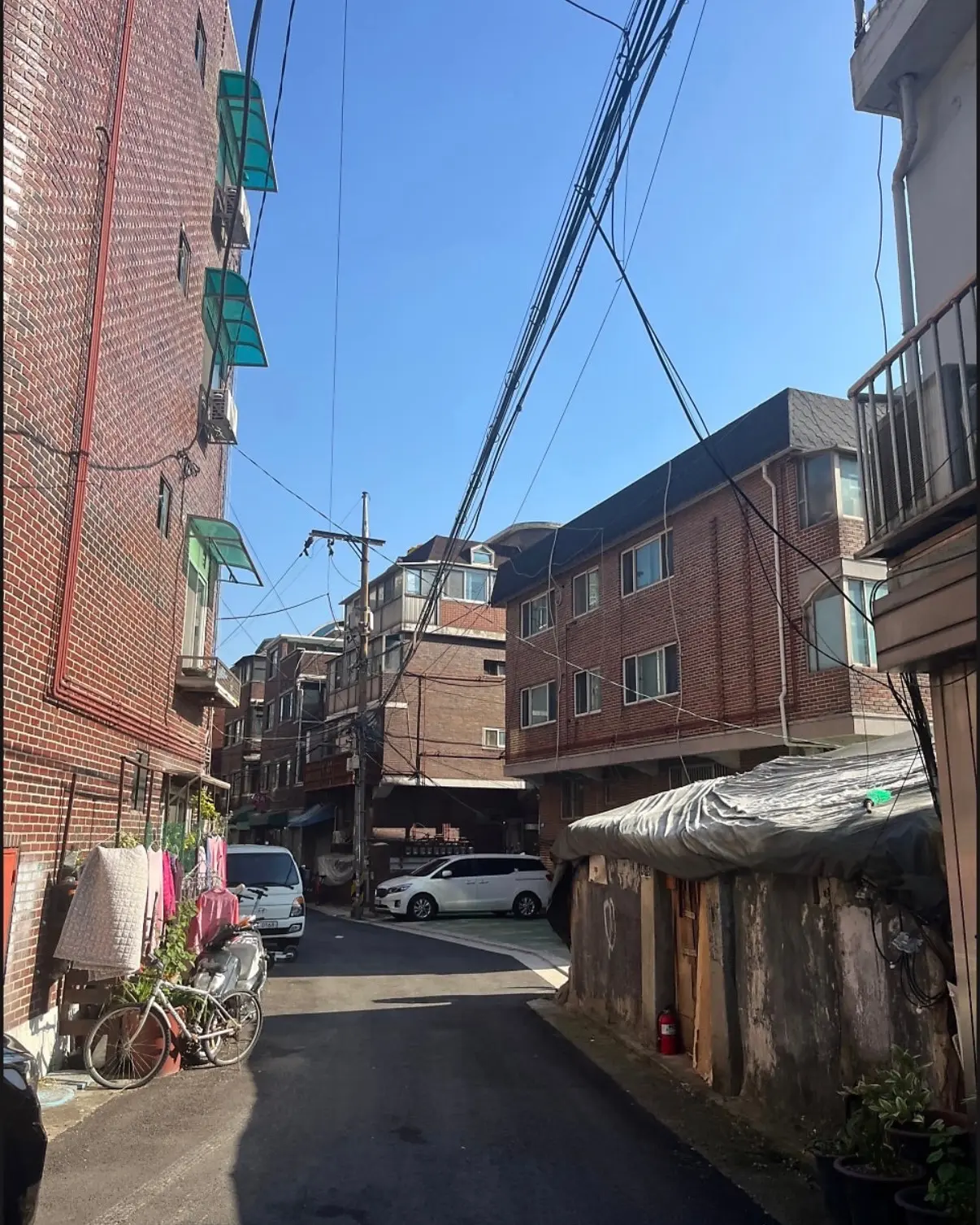 초고층 주상복합들 사이, 독보적 랜드마크로 피어날: 전농12구역 — 카드뉴스 6/7